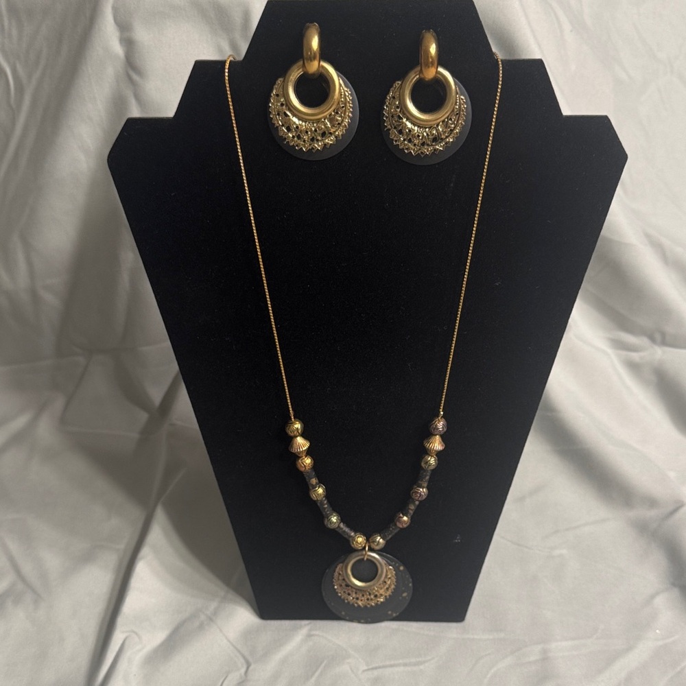Elegant Gold and Silver Necklace and Earring Set